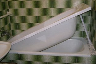 Вкладыш в ванну из акрила поможет сберечь деньги и время при ремонте.