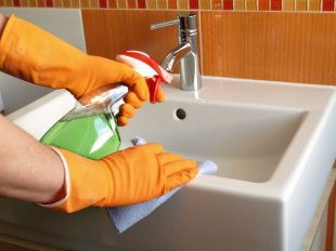 Как очистить сантехнику от тяжелых отложений